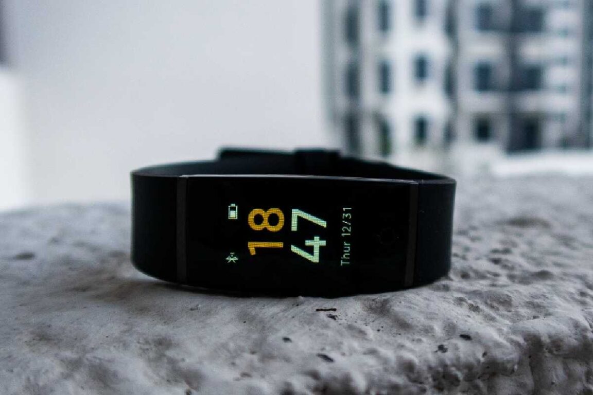 Fitbit Charge Buyers Guide – About, Battery Life Of My Fitbit Device, And More